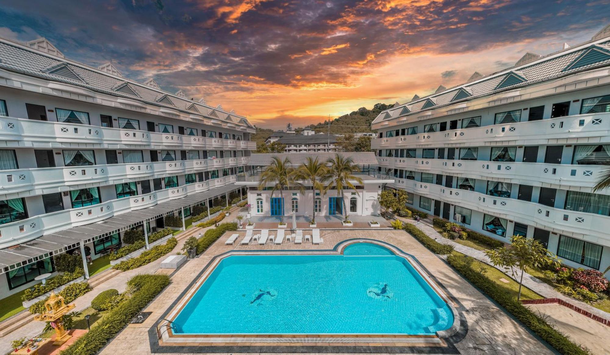 Blue Carina Hotel Phuket Exterior foto