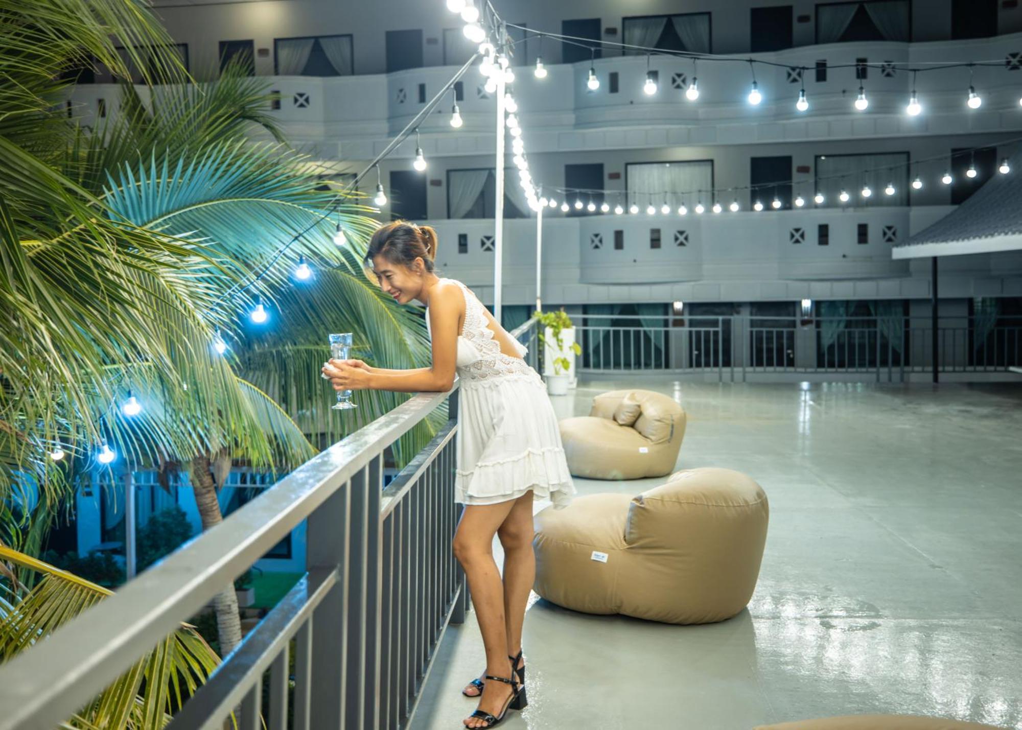 Blue Carina Hotel Phuket Exterior foto