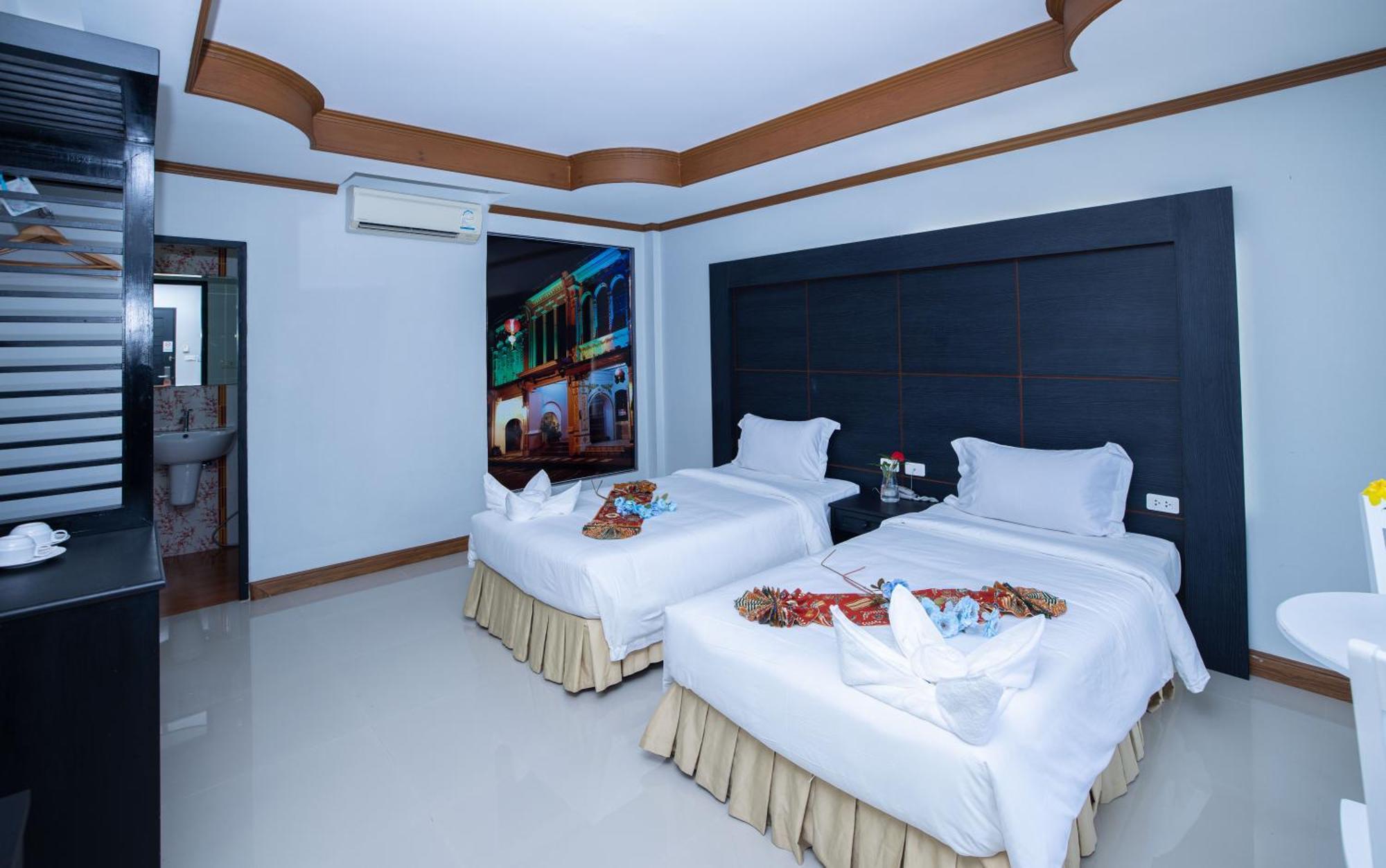 Blue Carina Hotel Phuket Exterior foto