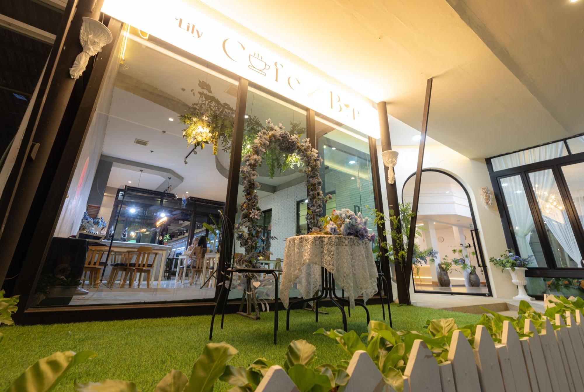 Blue Carina Hotel Phuket Exterior foto